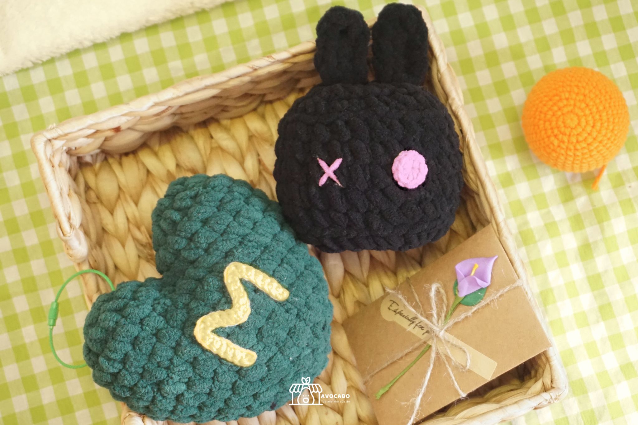 Set đồ len handmade trang trí: Thỏ Đen – Trái Tim Xanh – Quả Cam - Ảnh 5